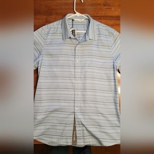 Travis Mathew - NEW - SS striped casual button down shirt ⛳️